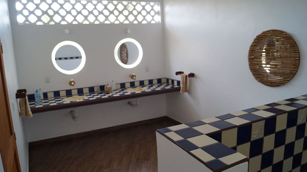 Triple Room, Ensuite, Pool View photo 3