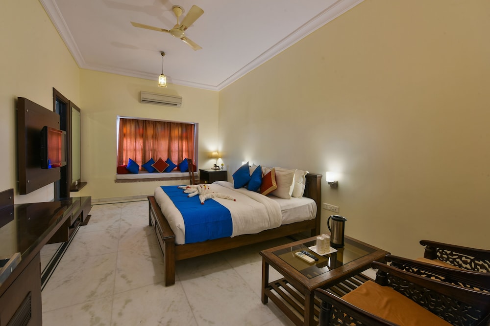 Deluxe Room, 1 Bedroom, Refrigerator, Resort View