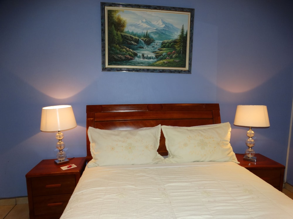 Small Family Room photo 1