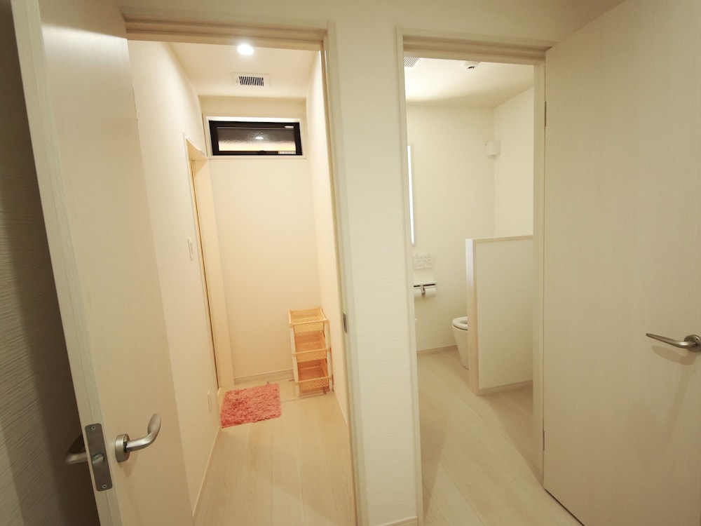Basic House photo 3