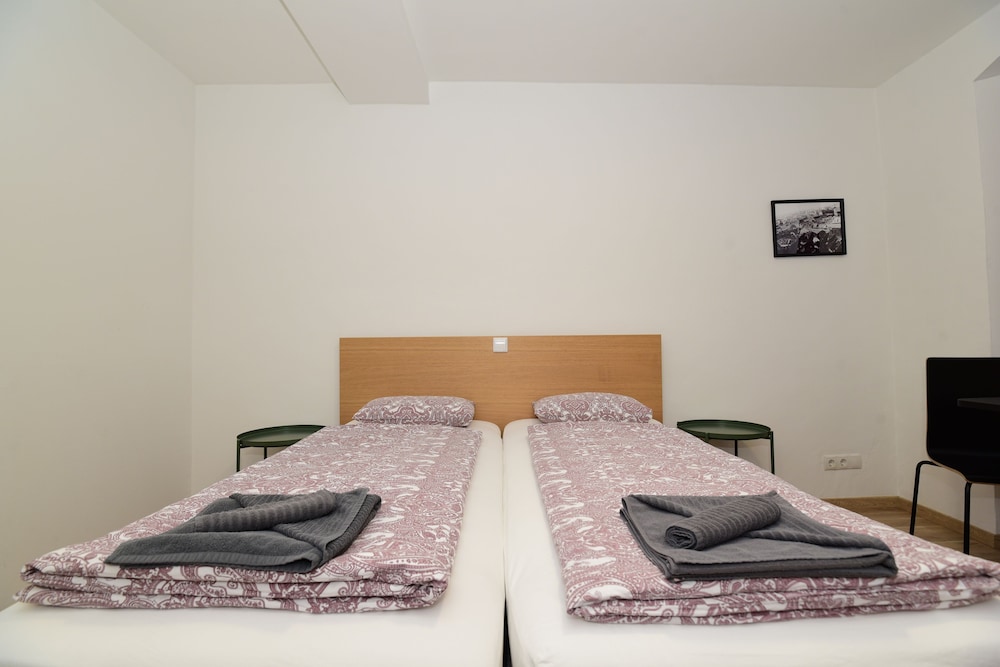 Apartment, 1 Queen Bed, Non Smoking, Kitchenette photo 3