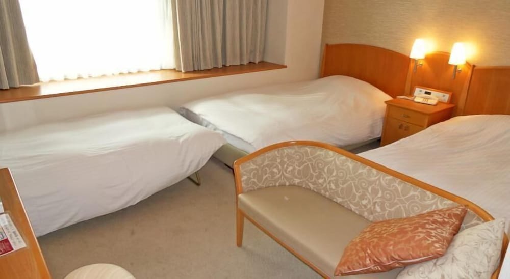 Triple Room, Non Smoking (2 beds with 1 extra bed) photo 1