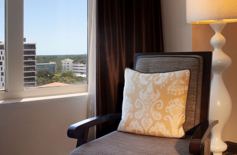 Suite, 1 Bedroom - Photo 4