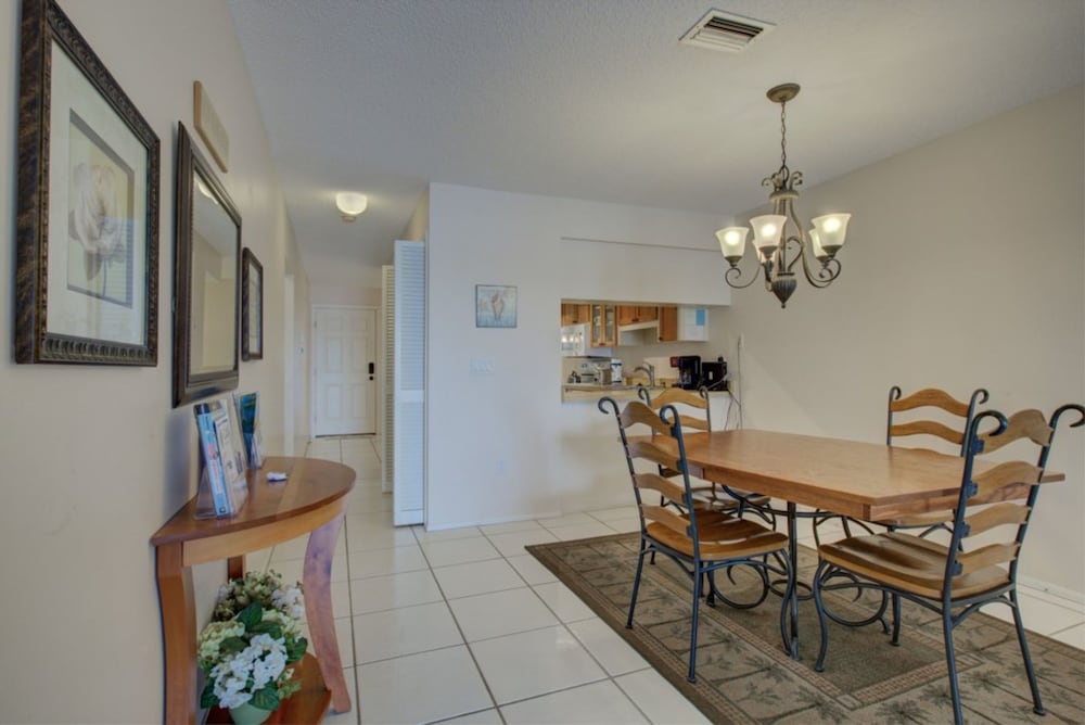 Condo, 2 Bedrooms photo 3