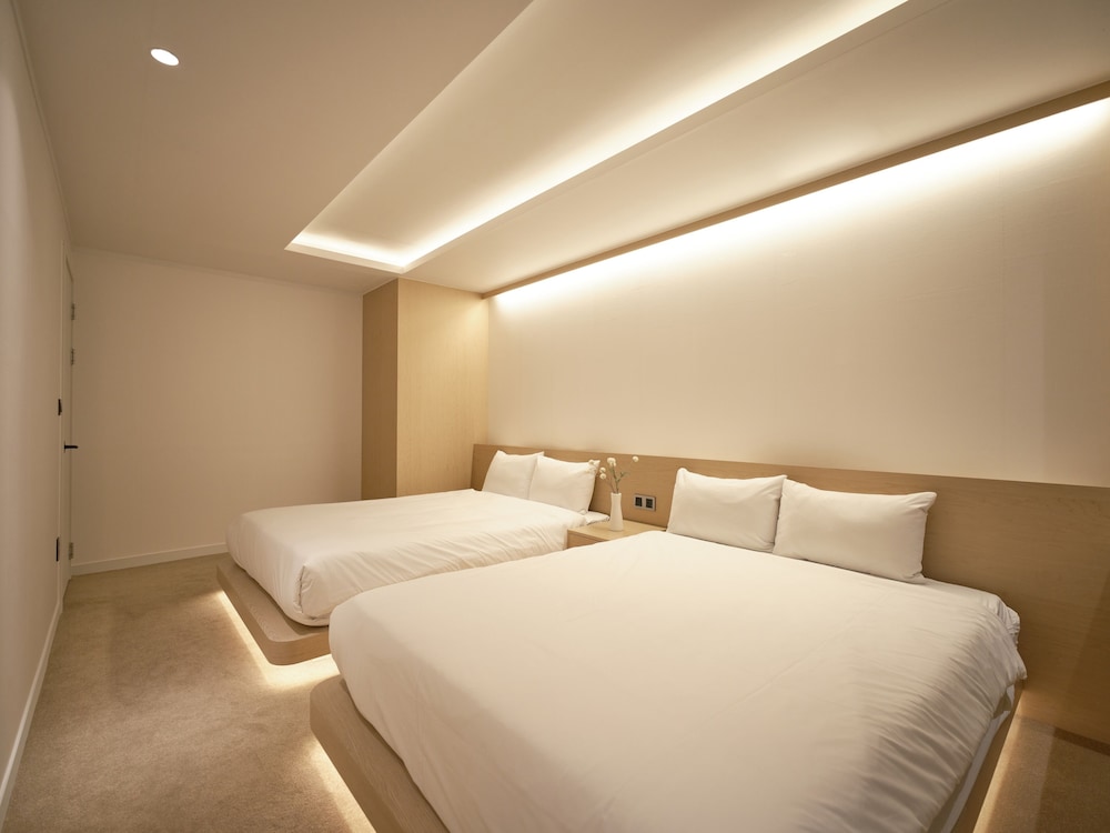 Main Grand Suite - Private Floor - Photo 11