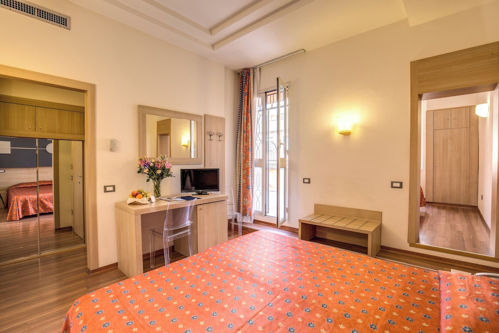 Small Double Room photo 3