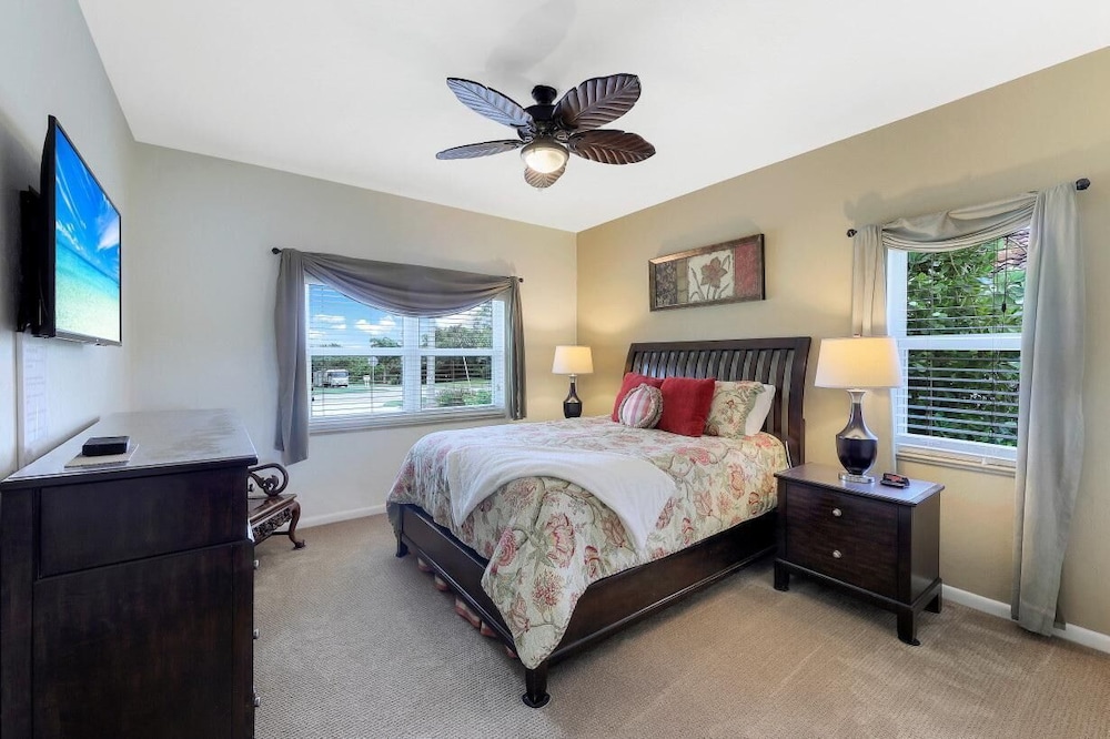 House, Multiple Beds (550 Inlet Drive) photo 1