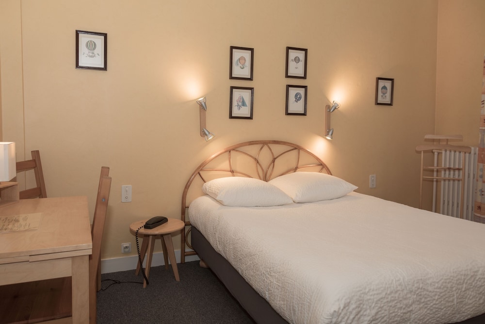 Standard Double Room - Photo 19
