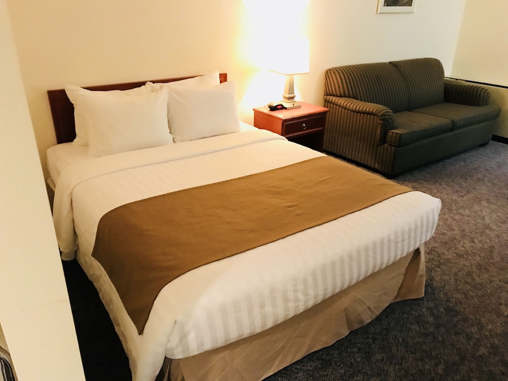 Standard Room, 1 Queen Bed, Accessible photo 2