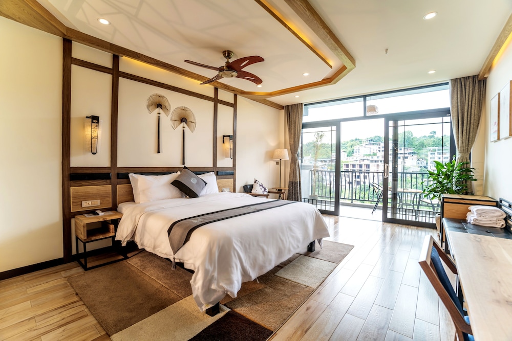 Reopening Promotion - Deluxe Double Room photo 1