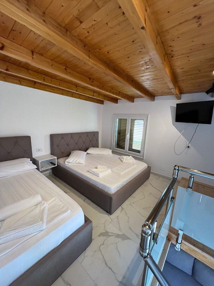 Family Suite, 1 Bedroom, Balcony, City View