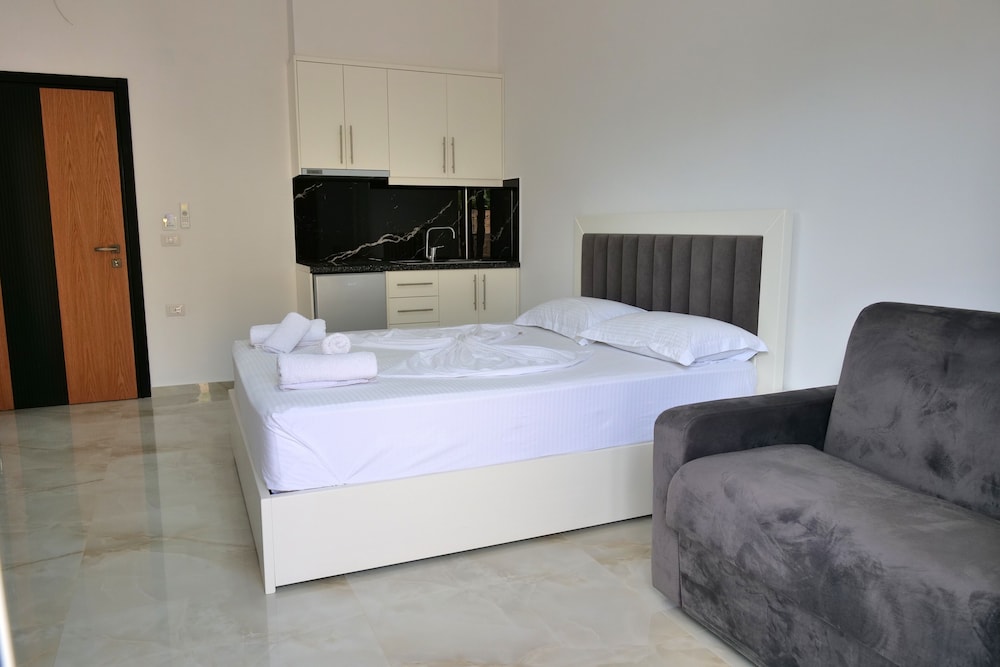 Triple Room, Kitchen
