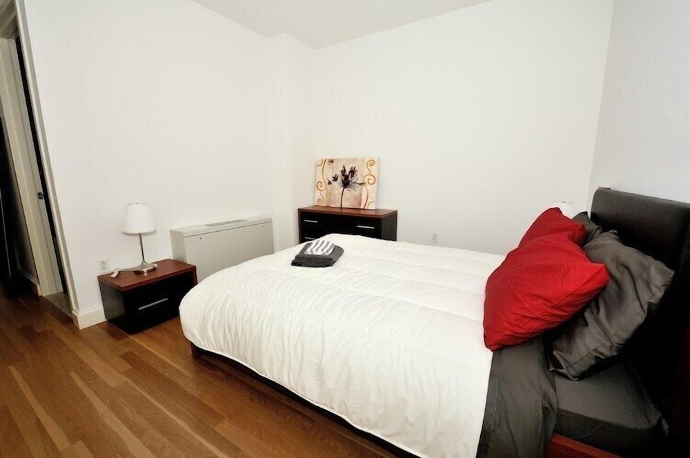 Hanover Square, photo 7