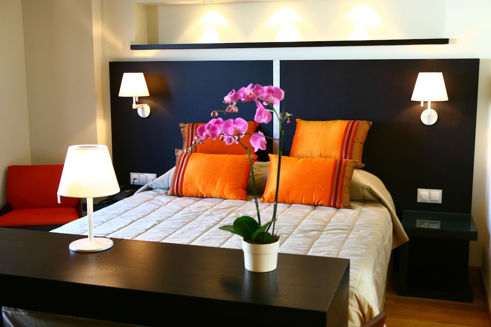 Basic Suite (Acropolis View)