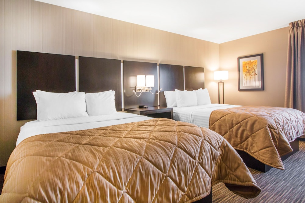 Standard Room, 2 Queen Beds - Photo 1