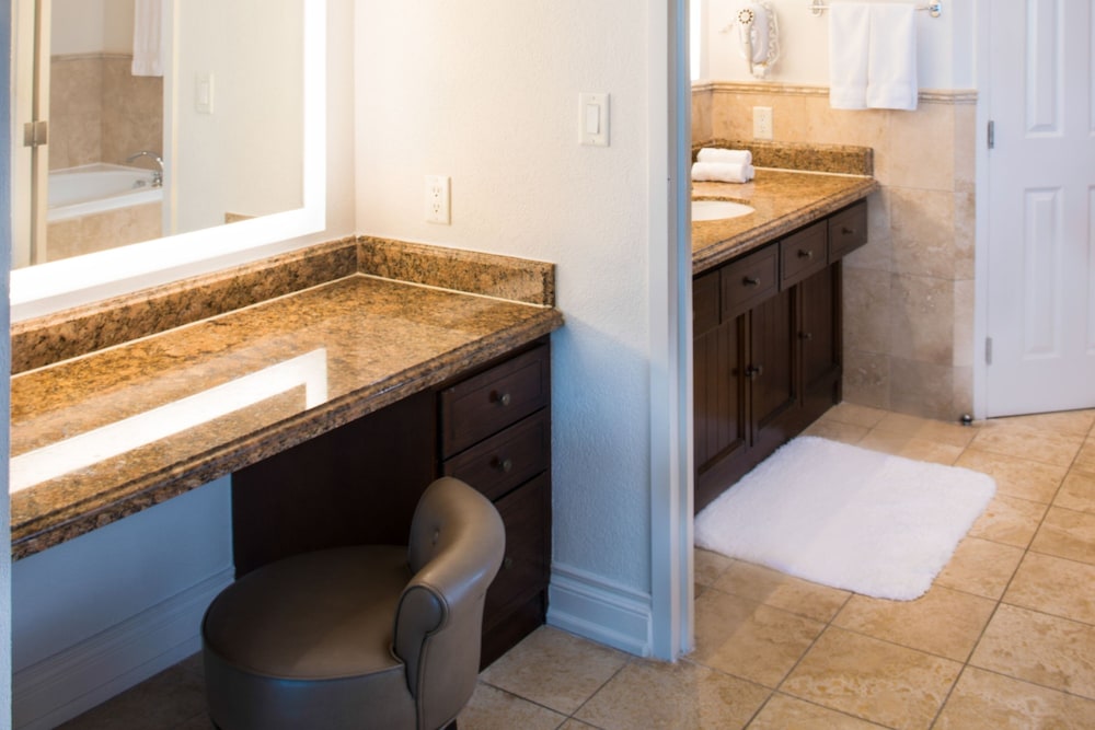 Royal Suite, 1 King Bed, Mountain View - Photo 8