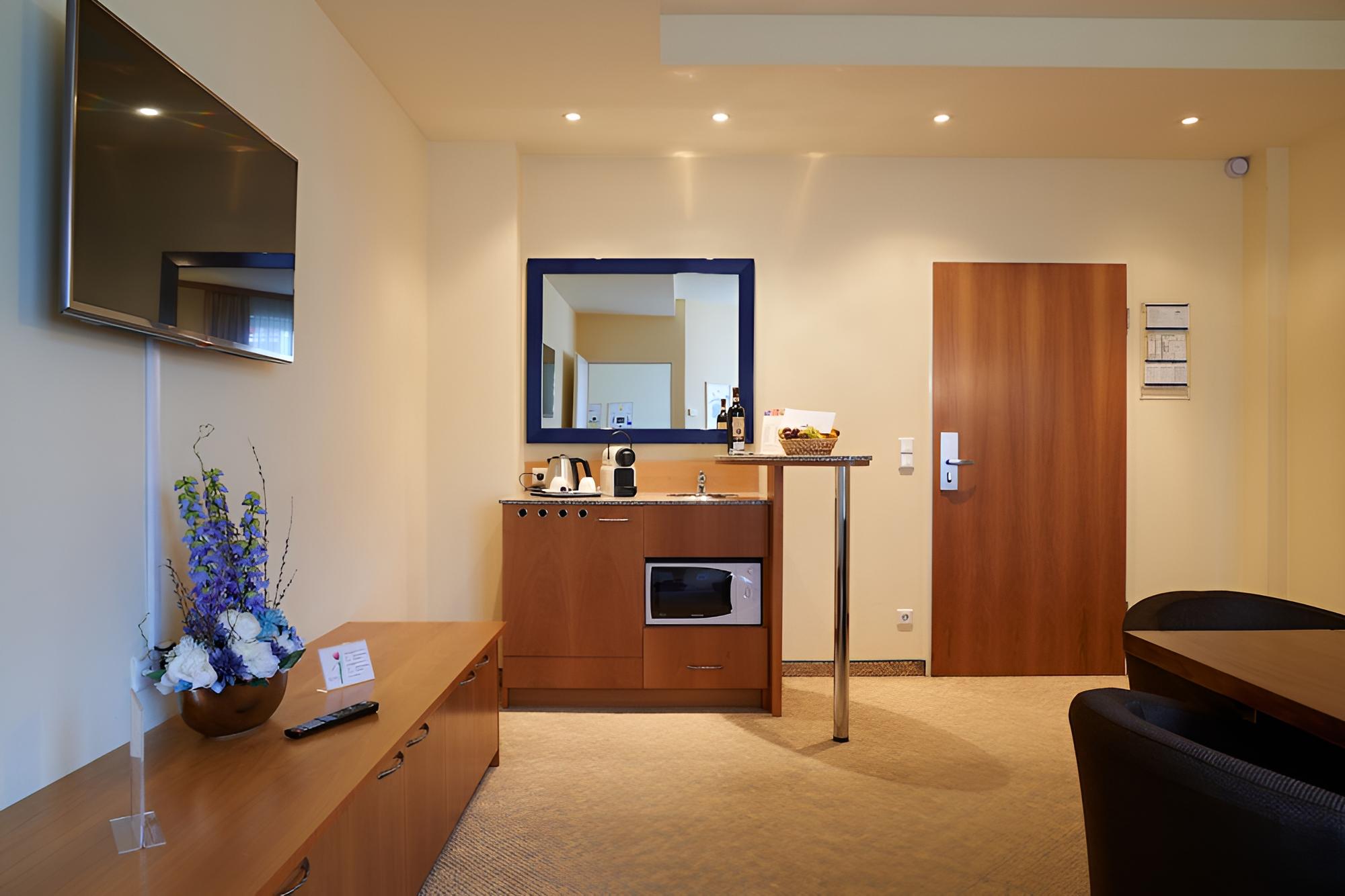 Deluxe Suite for 3 People