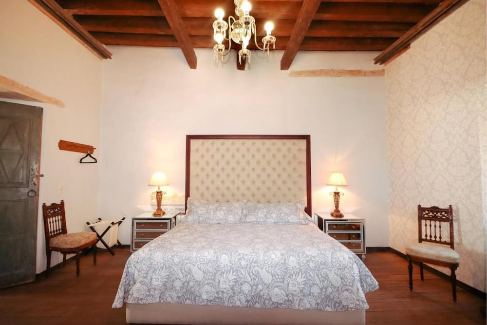Grand Room photo 2