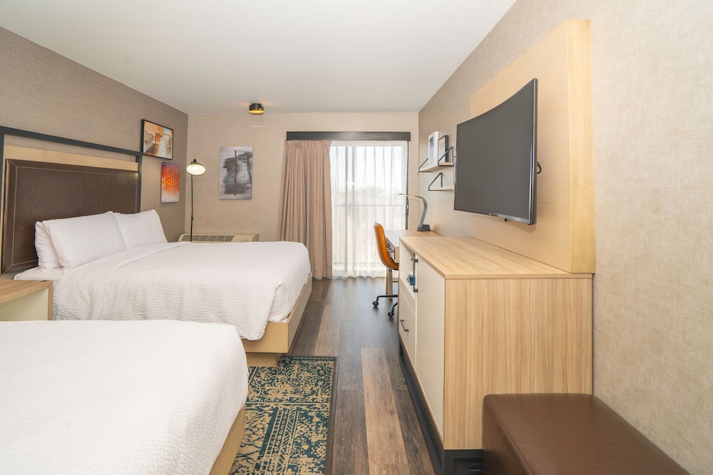 Room, 2 Double Beds, Ground Floor photo 2