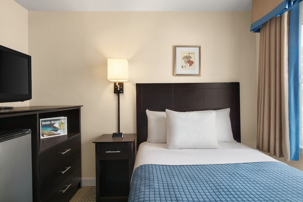 Economy Room (8 x 8) - Photo 5