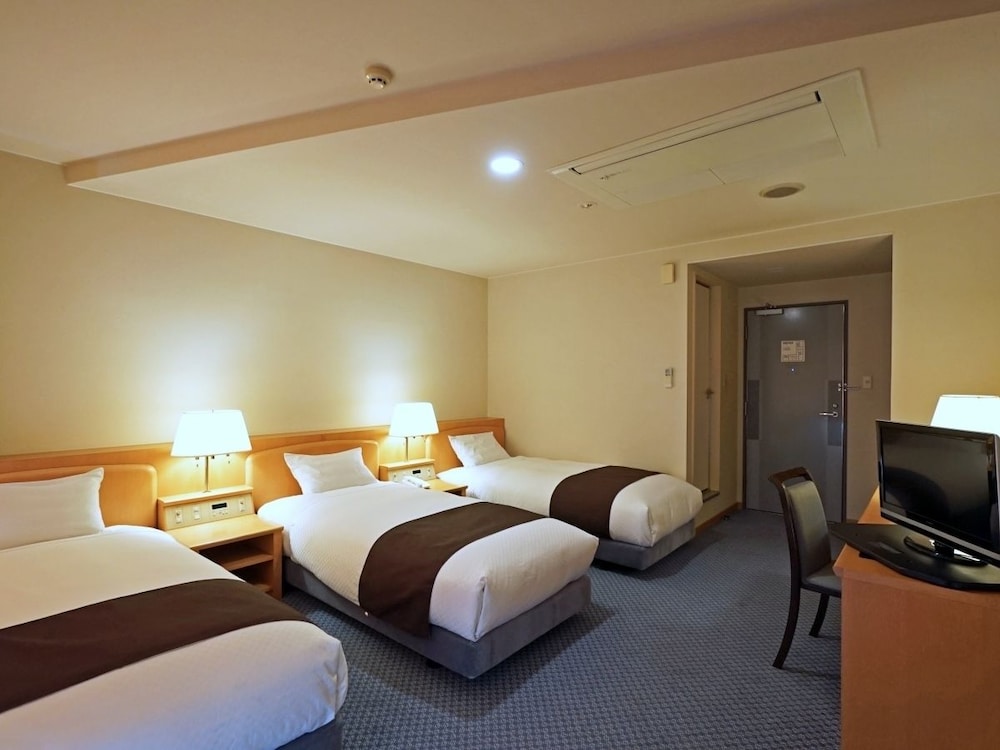 Triple Room, Smoking