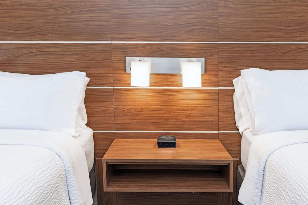 Suite, Multiple Beds, Mobility Accessible (Communications) photo 3