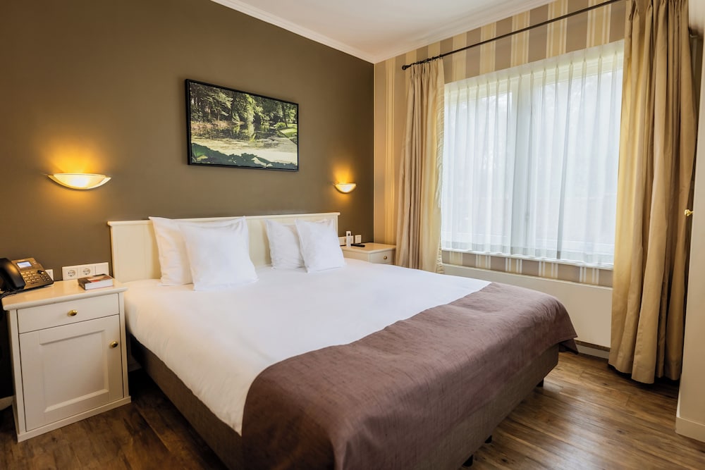 Deluxe Room, 1 King Bed