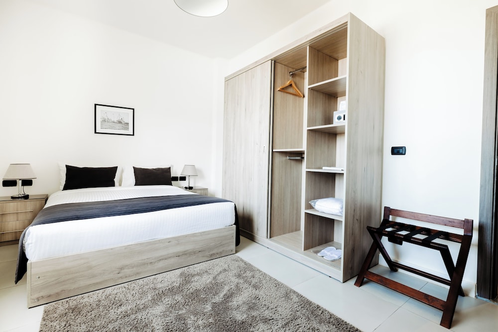 Premium Suite - Photo 2