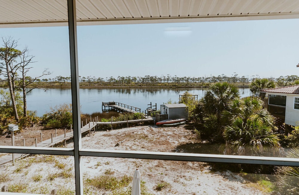 Double Room, Ensuite, Lagoon View (Turtle Shell Suite) photo 3