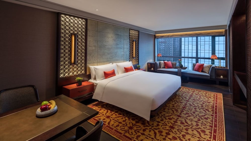 Room, 1 King Bed, Smoking, Garden View (Regent Club) photo 3