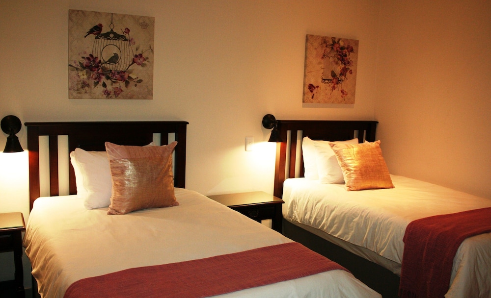 Deluxe Twin Room photo 2