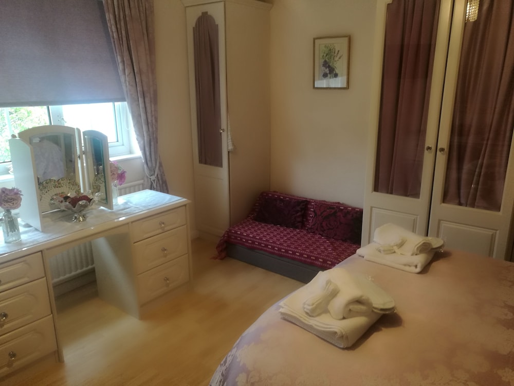 Family Double Room, Non Smoking, Shared Bathroom (Rhossili Bay) photo 3