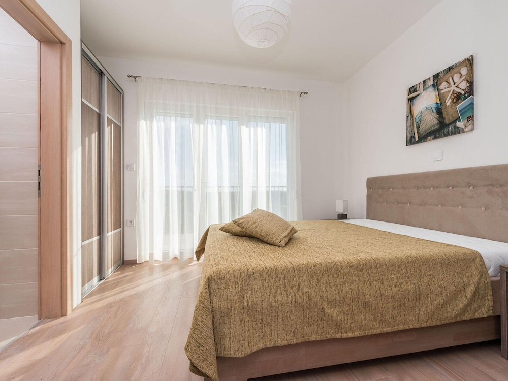 Villa photo 3