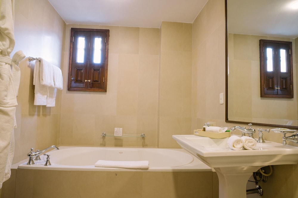 Superior Suite - Photo 2