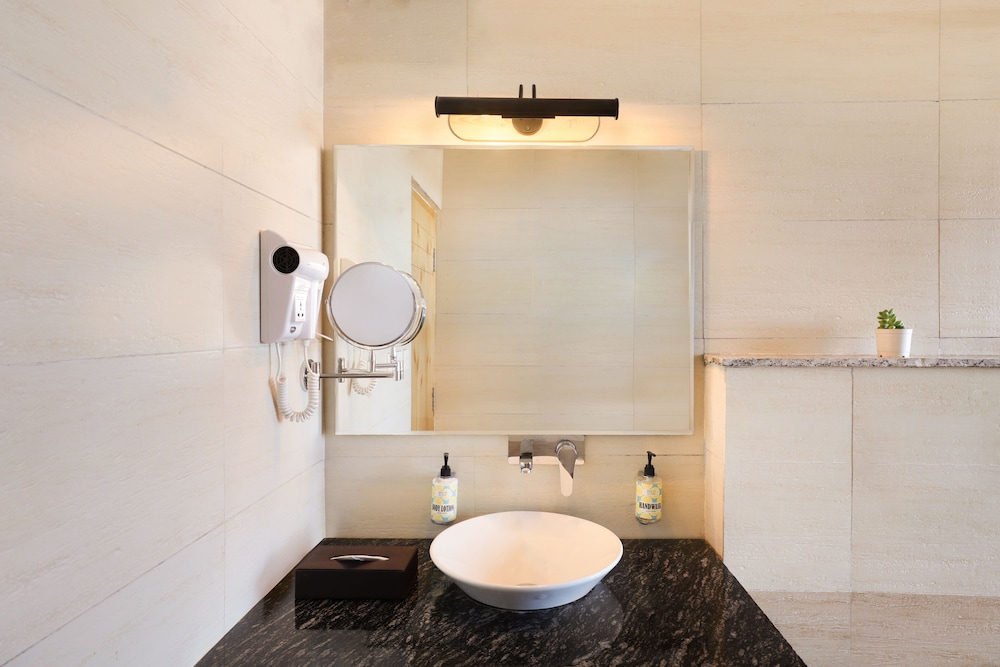Executive Studio Suite - Photo 4