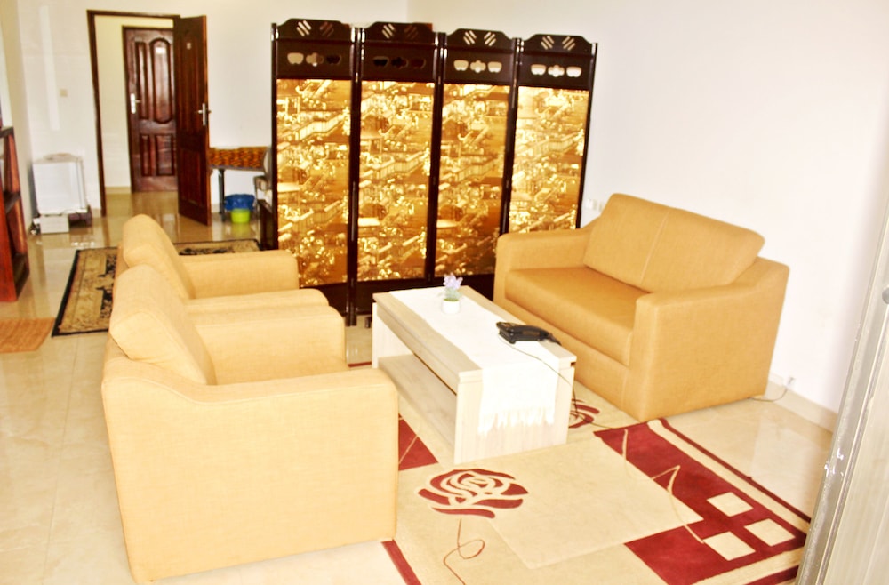 Standard Suite - Photo 2