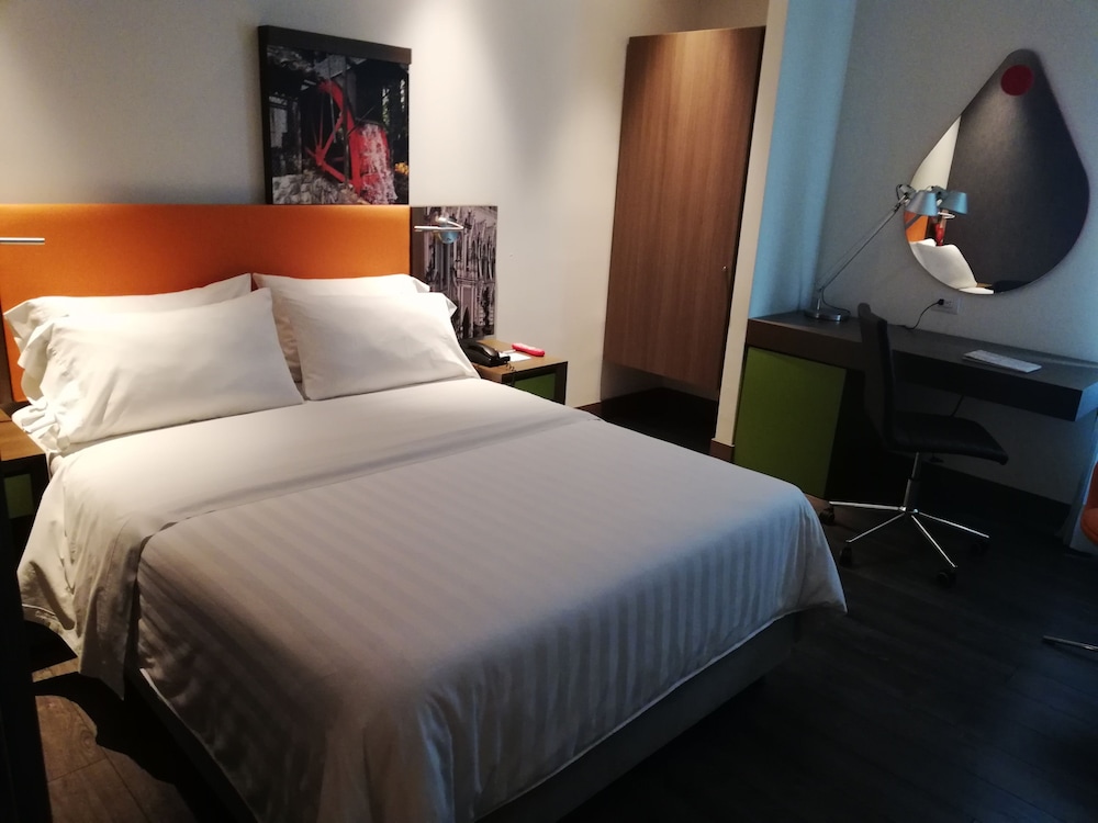 Room, 1 Queen Bed, Accessible photo 2