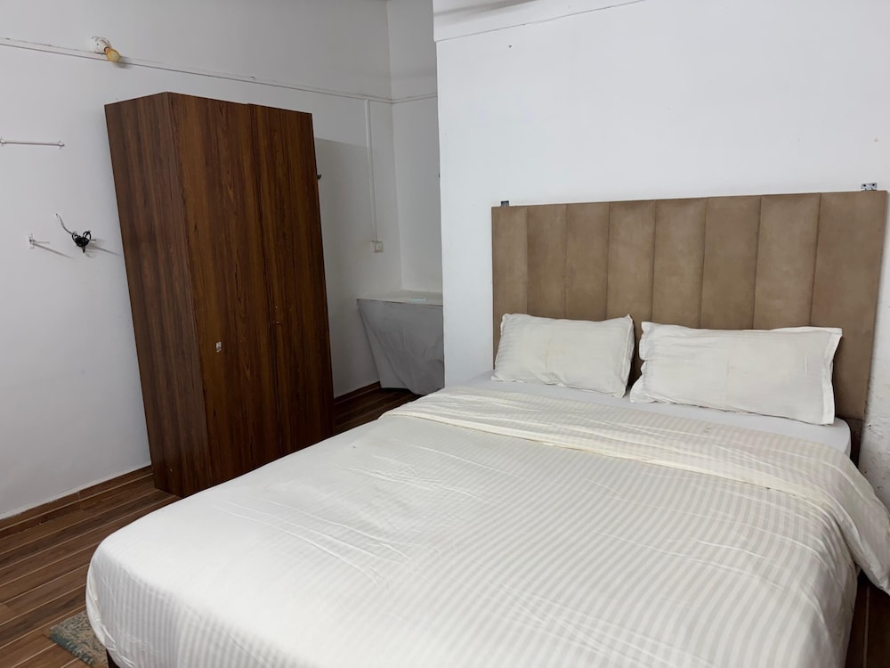 Basic Double Room, Garden View