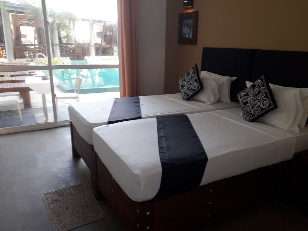 Deluxe Double Room, 1 Double Bed, Accessible, Pool View photo 1