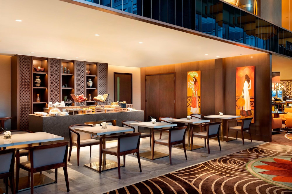 Club Lounge Access, 3 Bedroom Presidential Suite photo 2