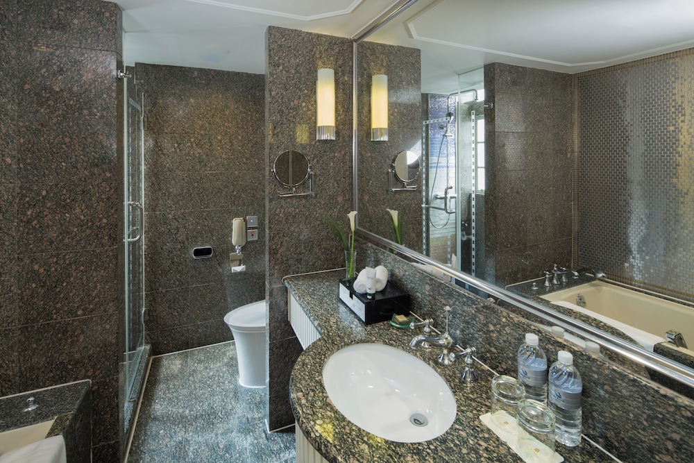 Deluxe Suite - Cathay Building