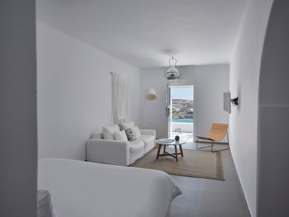 Superior Room, Sea View - Photo 11