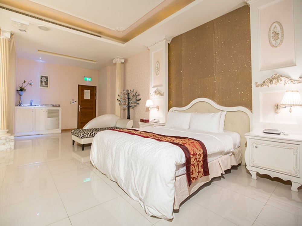 Exclusive Double Room, 1 King Bed, Jetted Tub photo 1