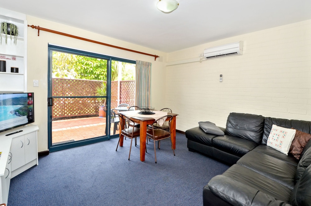 Two-Bedroom Apartment - Photo 18