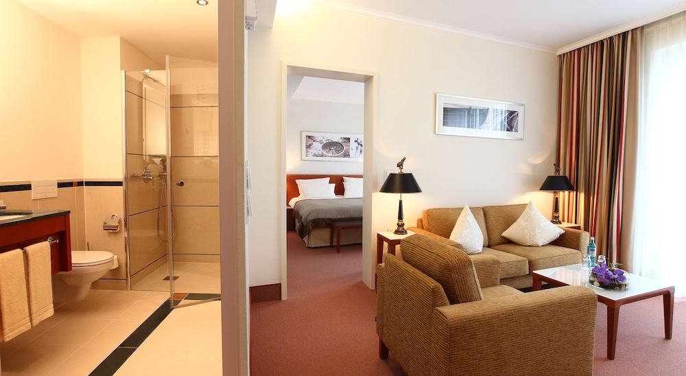 Comfort Suite photo 2