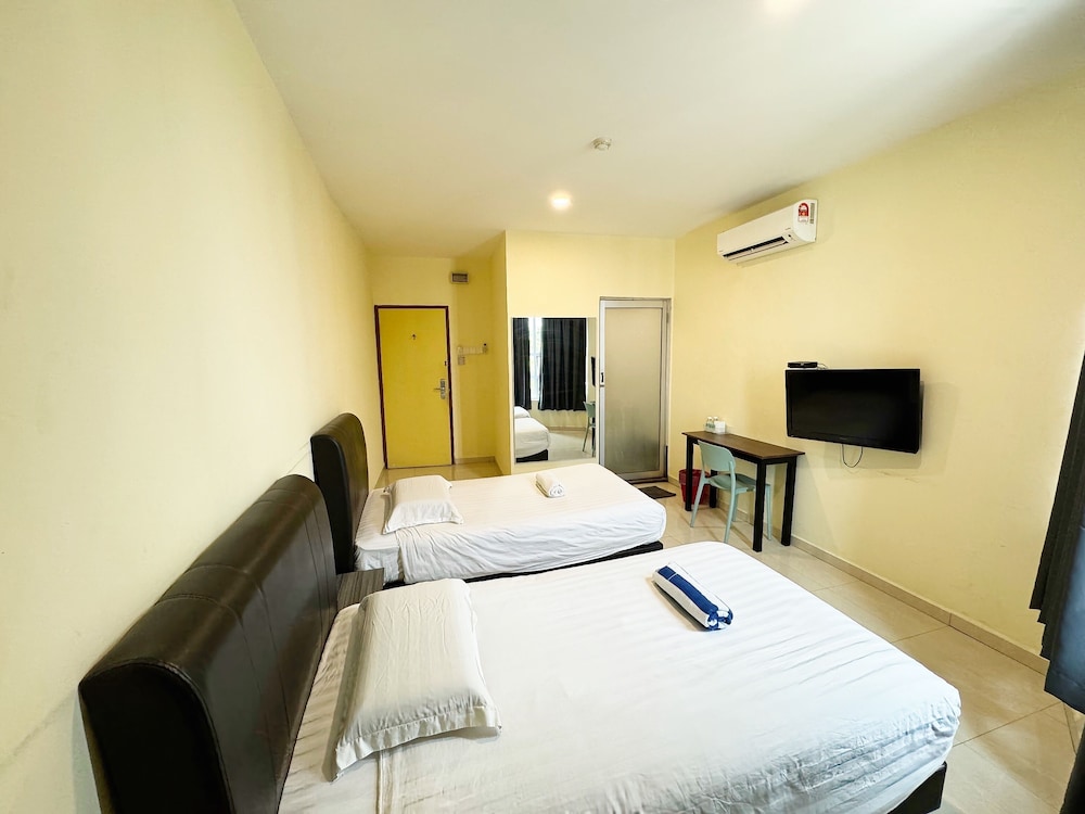 Deluxe Twin Room photo 3