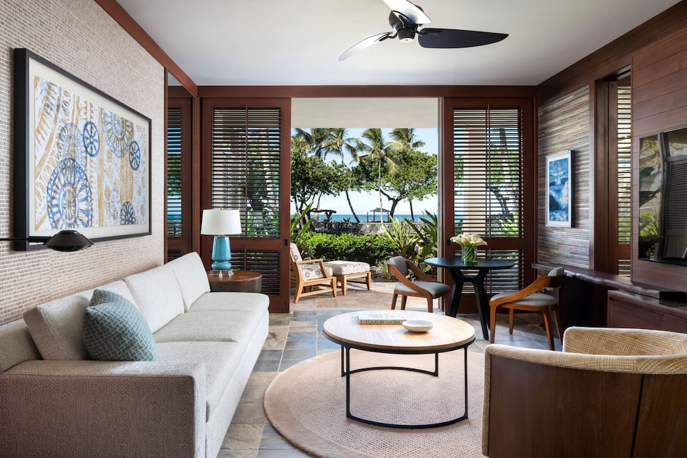 Superior Suite, 1 King Bed, Accessible (oceanfront)