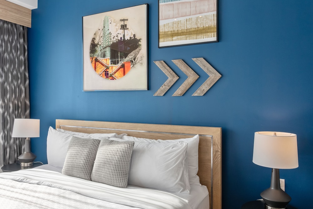 Comfort Studio Suite, 1 King Bed, Accessible photo 2