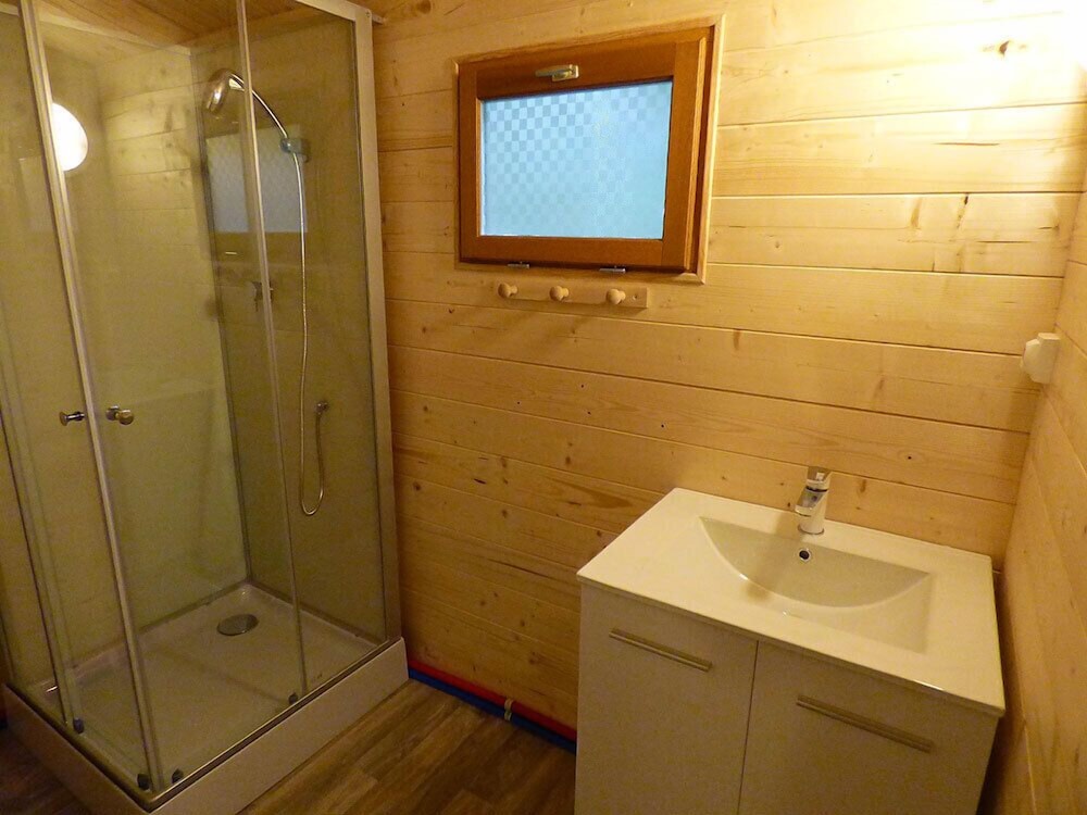Chalet, Shared Bathroom photo 3