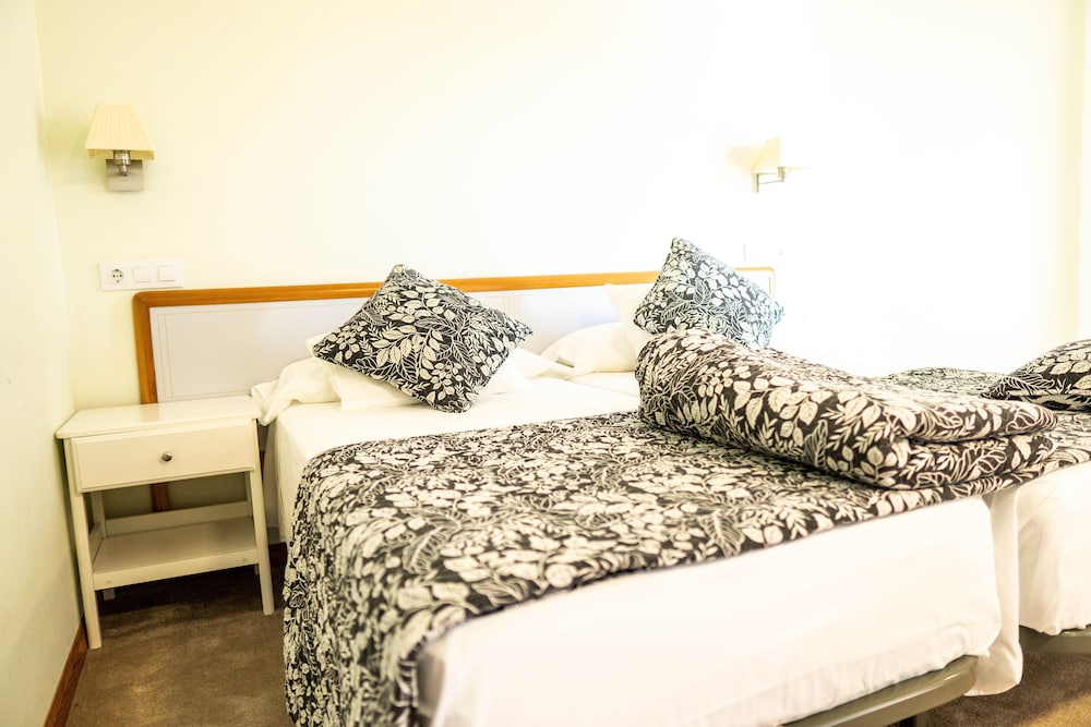 Quadruple Room, Private Bathroom (Cama y Litera) photo 2